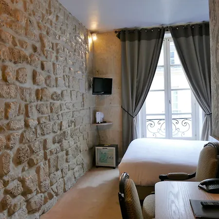 Odeon Hotel 3*