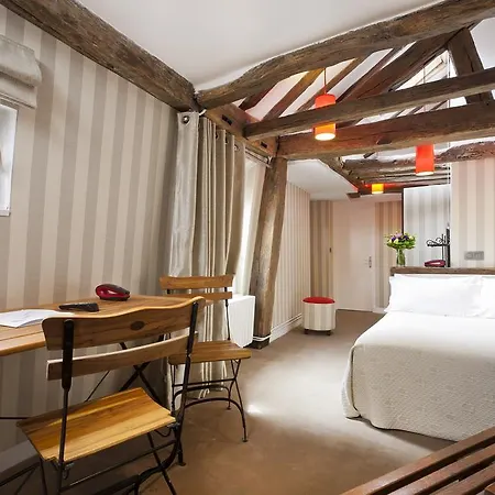 Odeon Hotel 3*